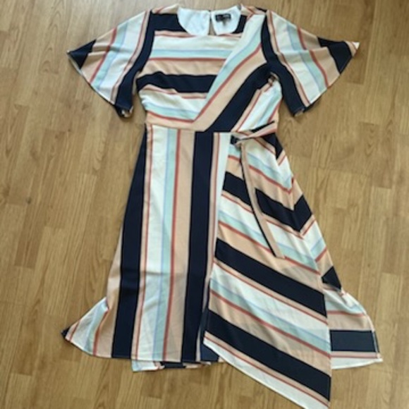 Luxology Striped Dress Handkerchief Hem L - Picture 7 of 7